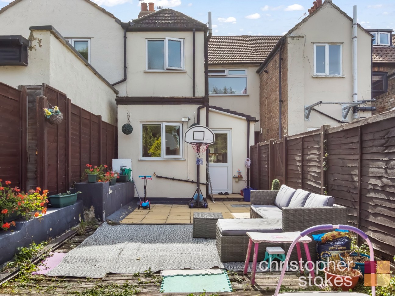 Cheshunt Folly, Brookfield Lane West, Cheshunt, Hertfordshire, EN8 0QY