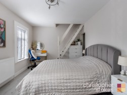 Cheshunt Folly, Brookfield Lane West, Cheshunt, Hertfordshire, EN8 0QY