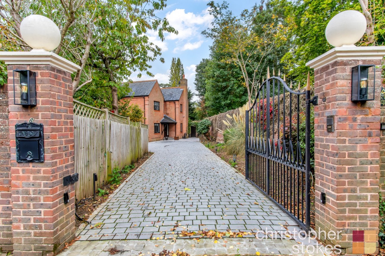 Broomer Place, Cheshunt, Waltham Cross, Hertfordshire, EN8 9ER