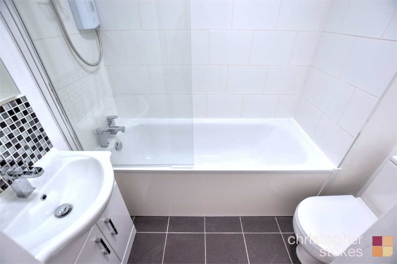Fountain Court, Cheshunt, Hertfordshire, EN8 8LJ