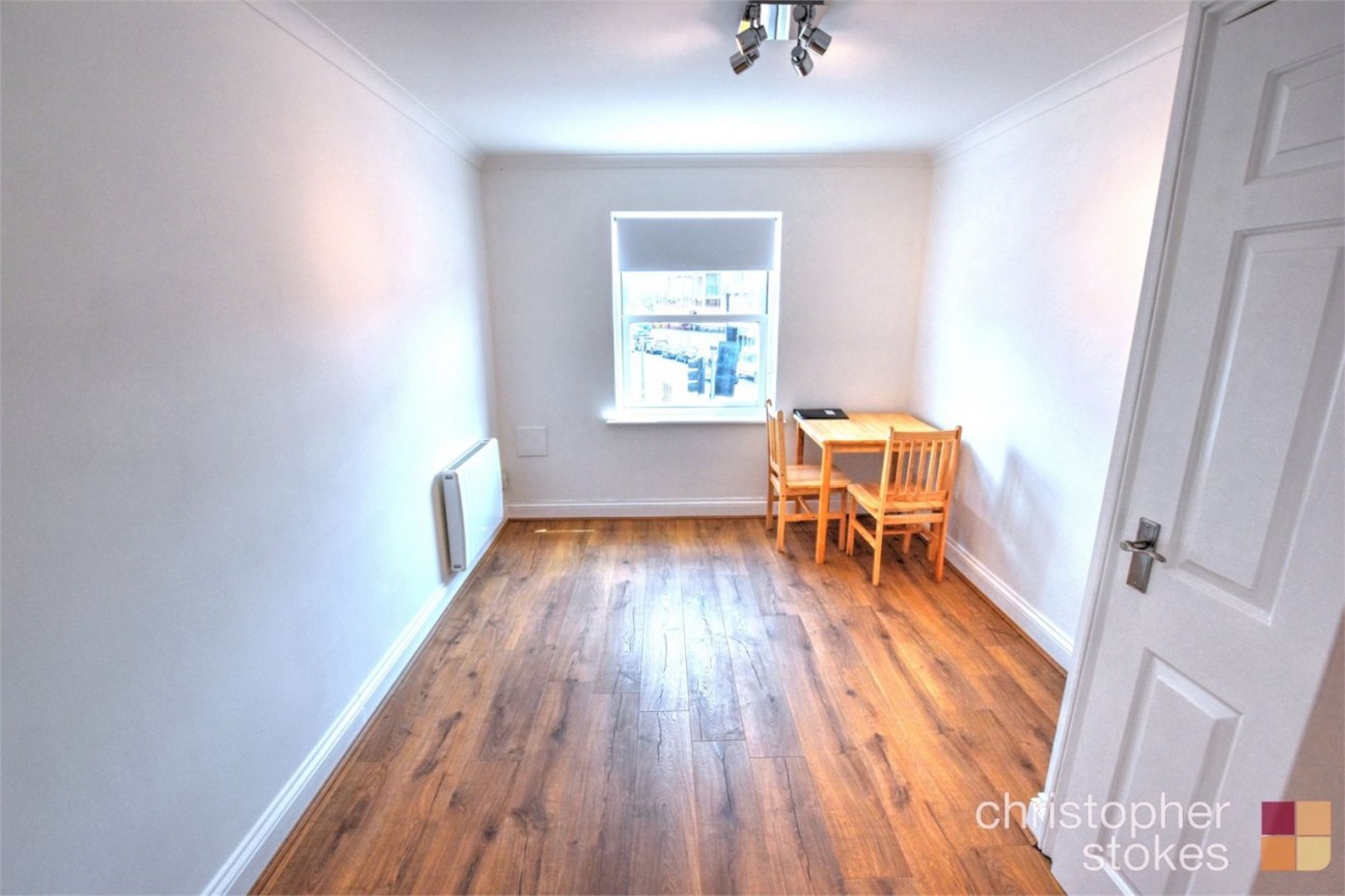 Fountain Court, Cheshunt, Hertfordshire, EN8 8LJ