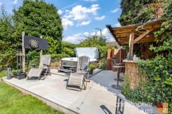 Beltona Gardens, Cheshunt, Waltham Cross, Hertfordshire, EN8 0PA