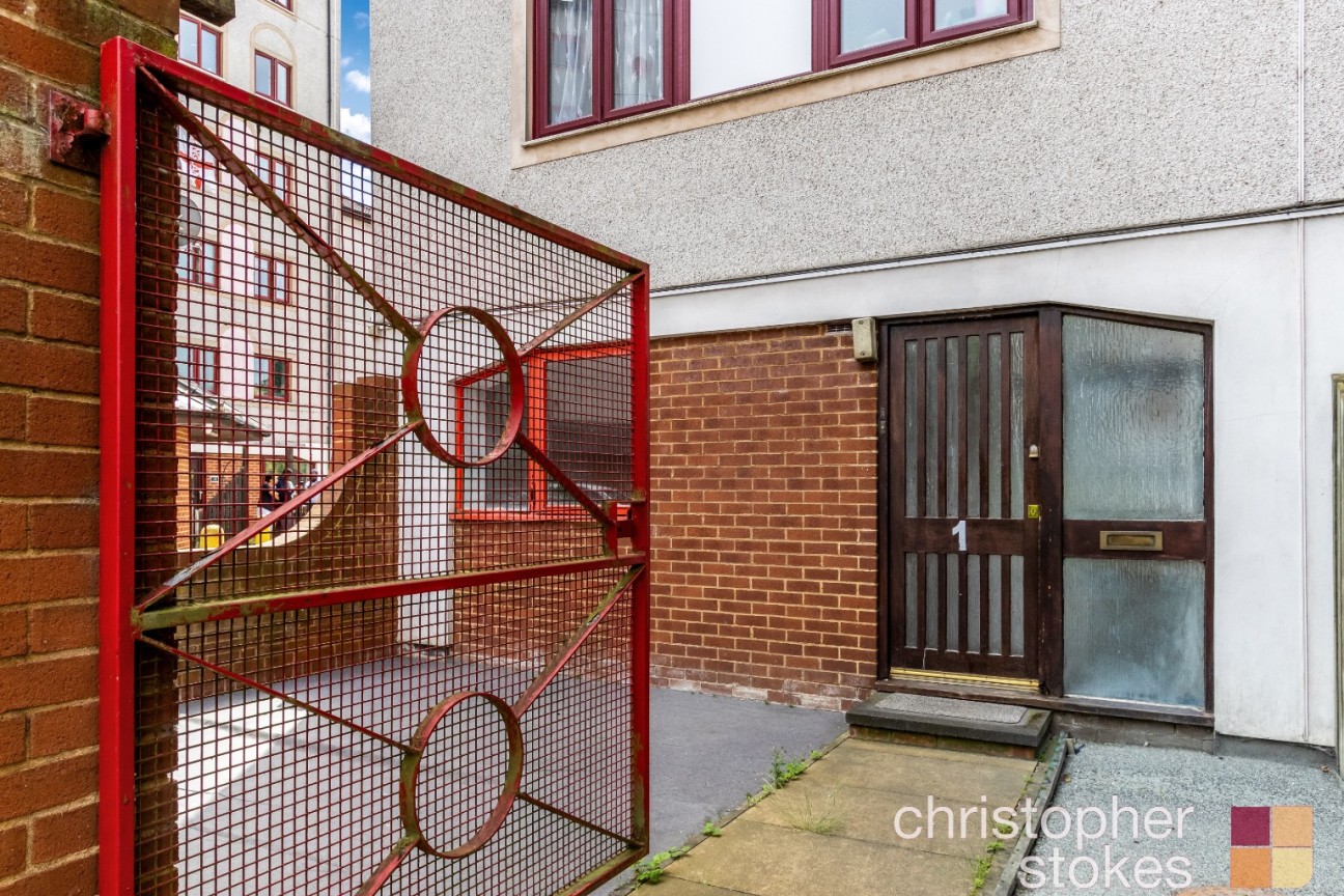 Hardingstone Court, Eleanor Way, Waltham Cross, EN8 7SF