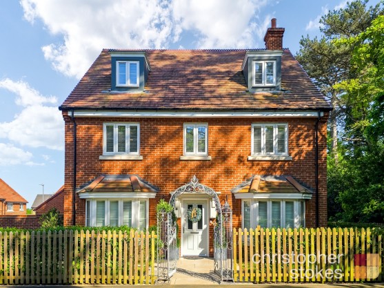 Elmer Close, Hoddesdon, Hertfordshire, EN11 8FS