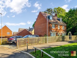 Elmer Close, Hoddesdon, Hertfordshire, EN11 8FS