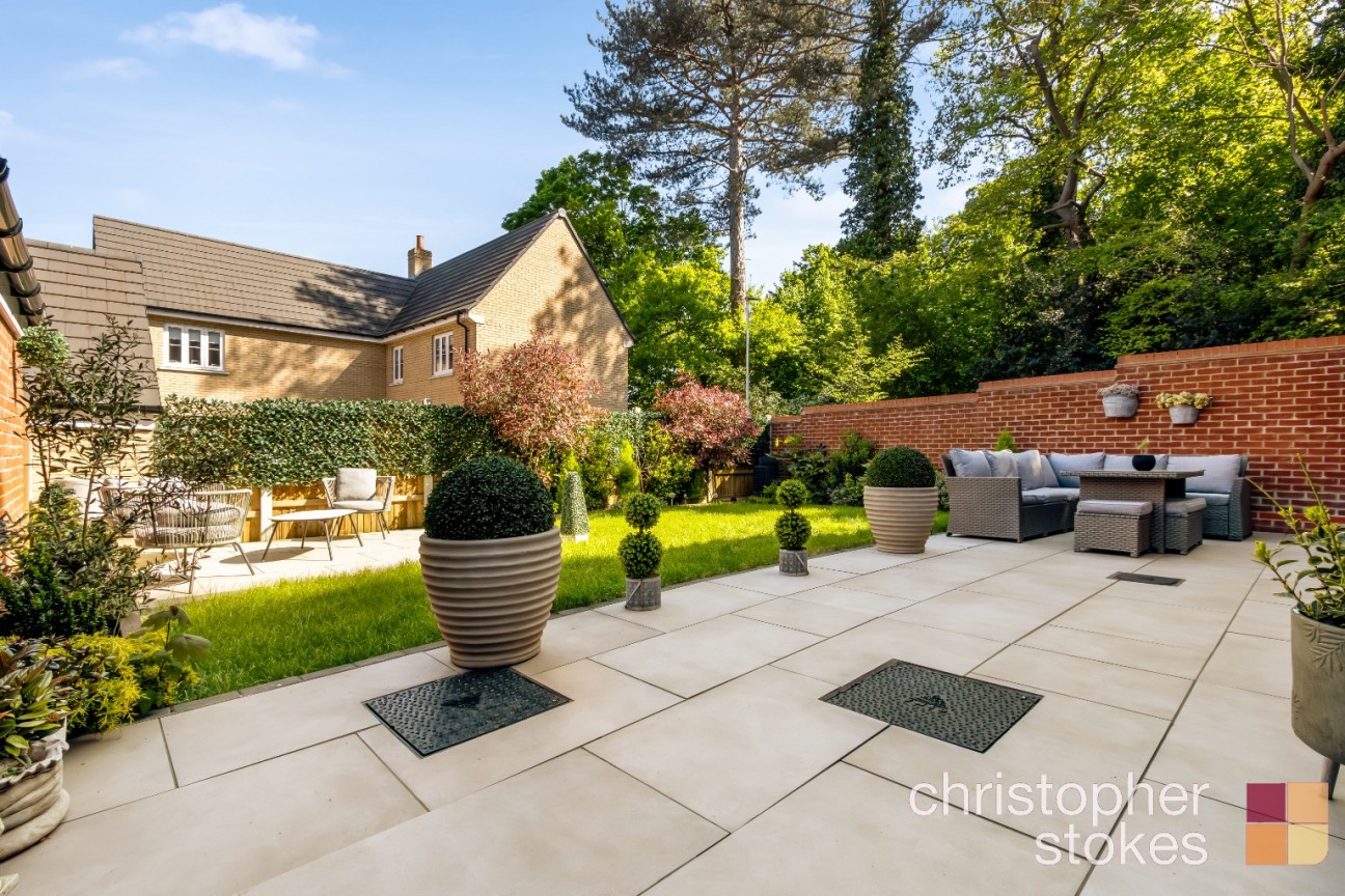 Elmer Close, Hoddesdon, Hertfordshire, EN11 8FS