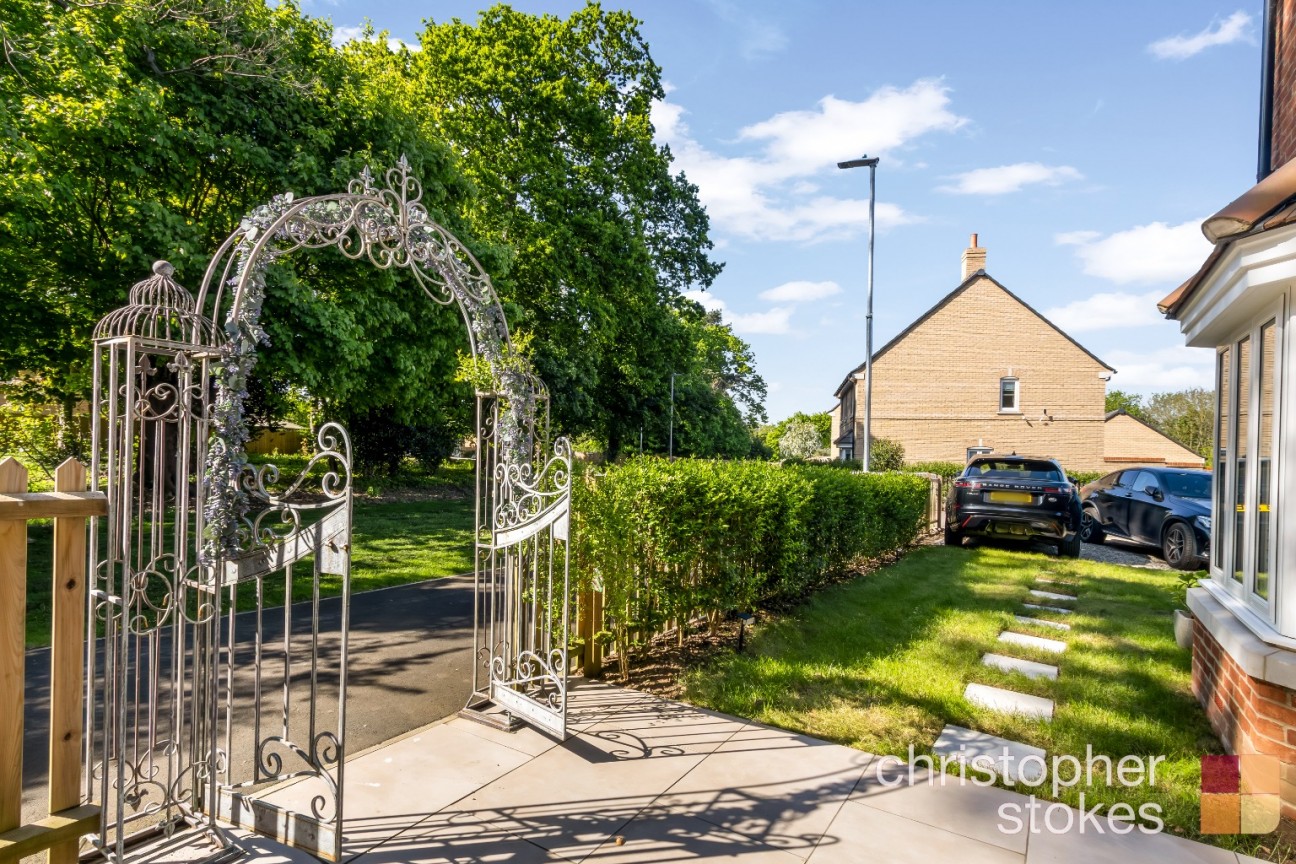 Elmer Close, Hoddesdon, Hertfordshire, EN11 8FS