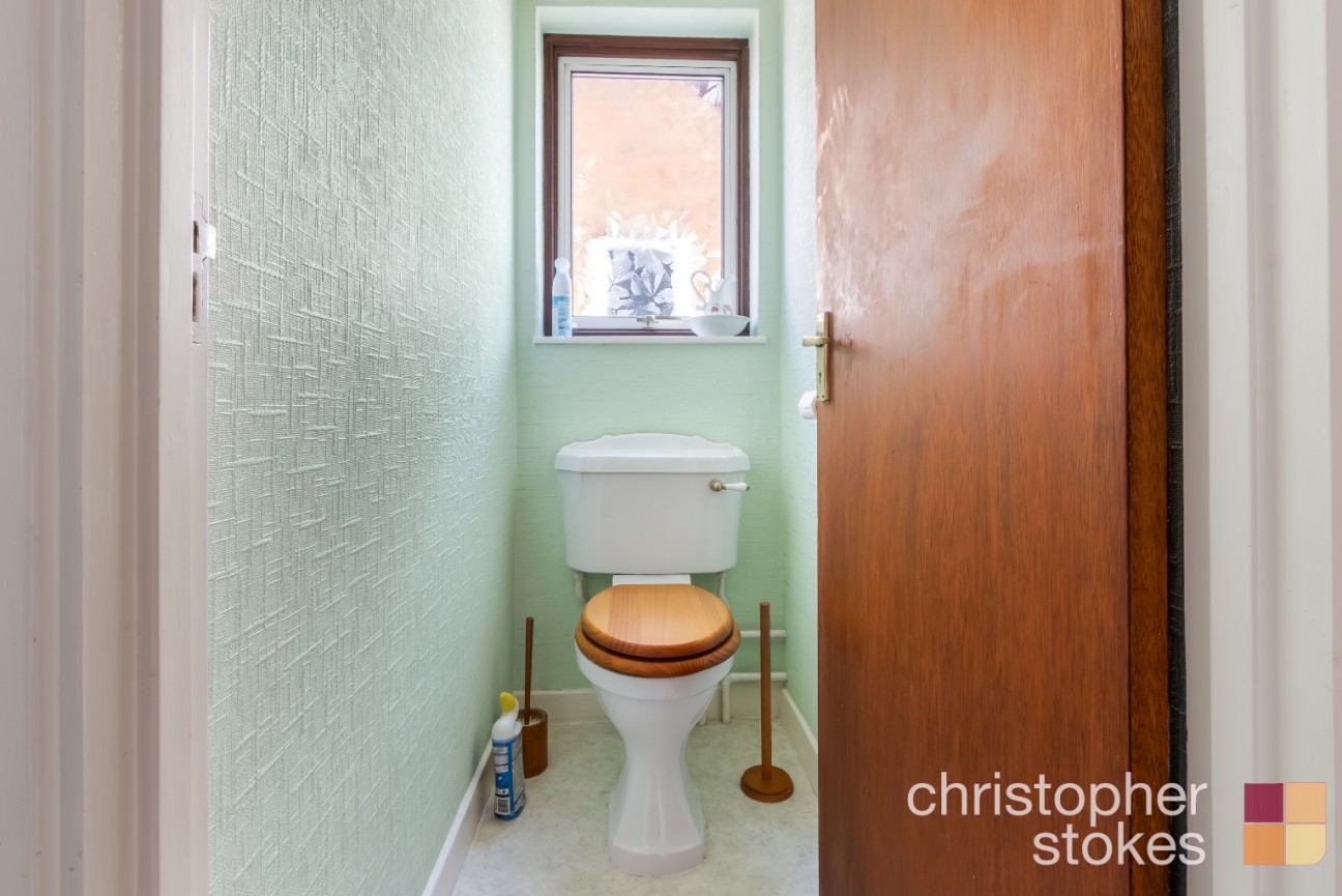 Southmead Crescent, Cheshunt, Hertfordshire, EN8 8UU