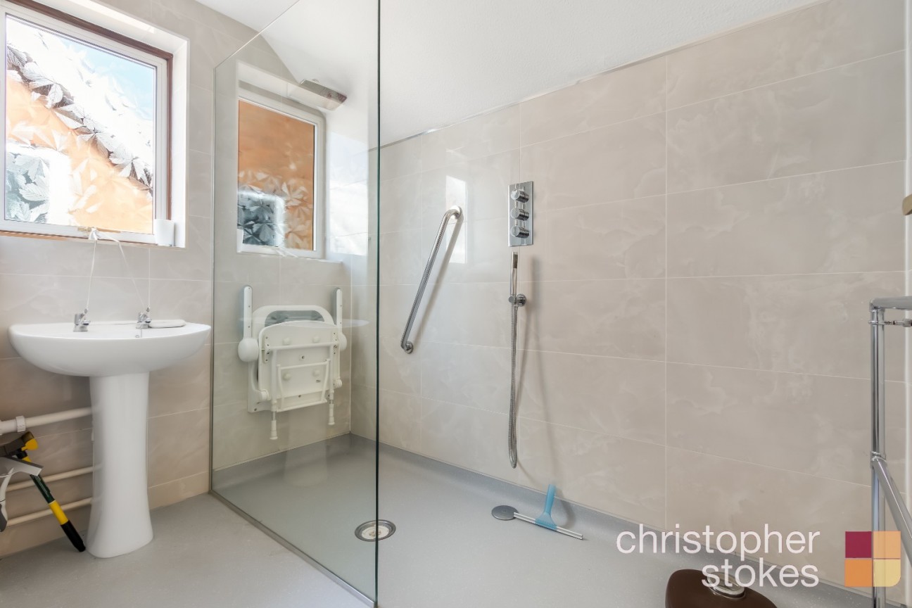 Southmead Crescent, Cheshunt, Hertfordshire, EN8 8UU