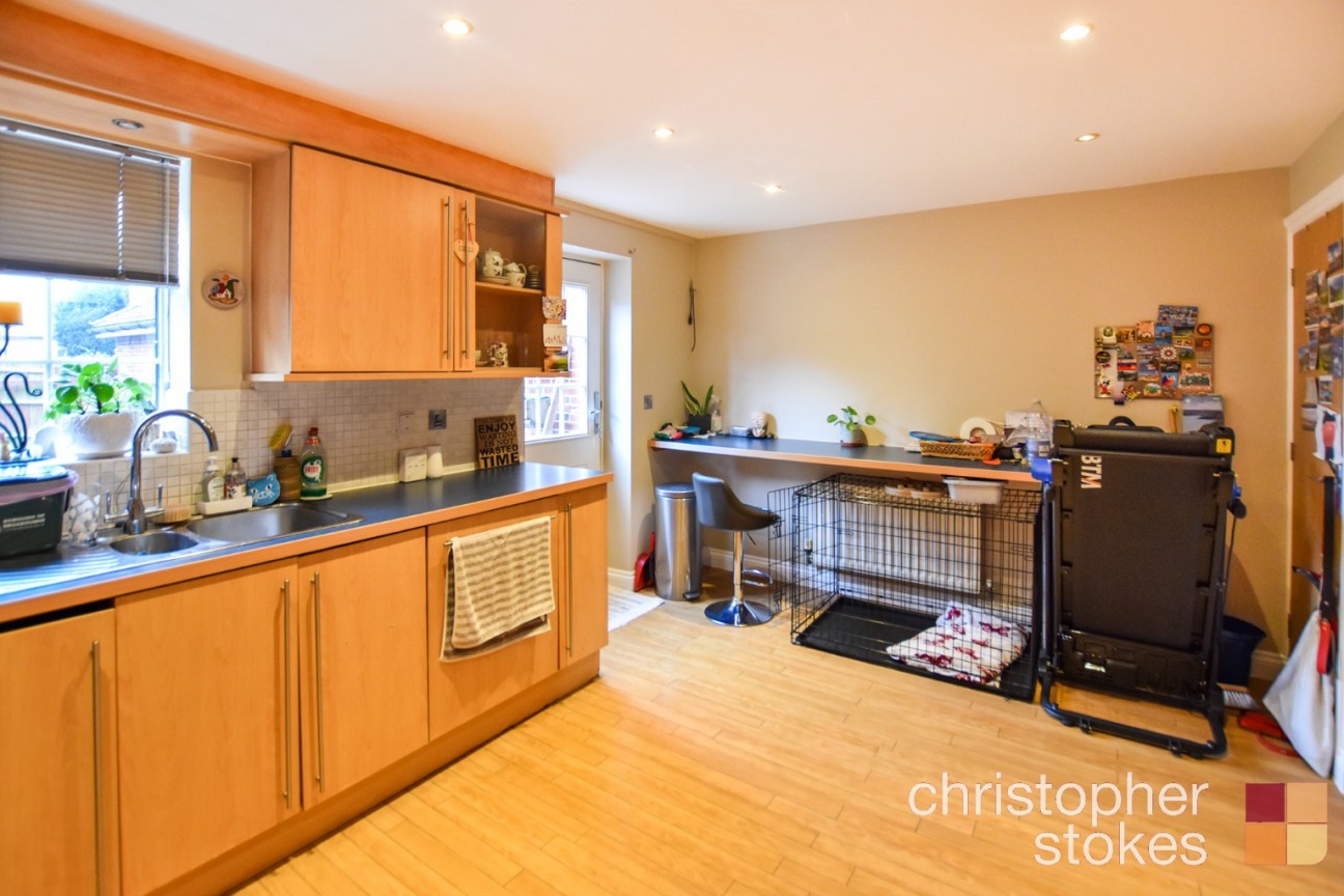 Glen Luce, Turners Hill, Cheshunt, Waltham Cross, Hertfordshire, EN8 8NW