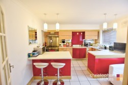Southmead Crescent, Cheshunt, Waltham Cross, Hertfordshire, EN8 8UU