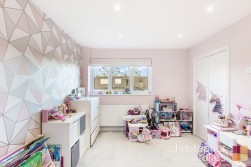 Hilltop Close, Cheshunt, Hertfordshire, EN7 6QN