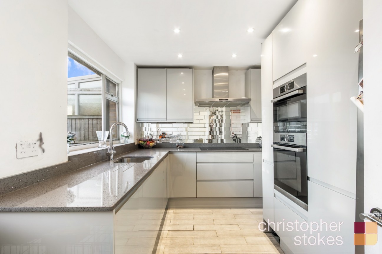 Hilltop Close, Cheshunt, Hertfordshire, EN7 6QN