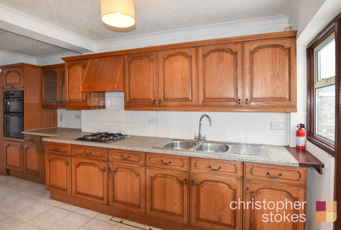 Albany Park Avenue, Enfield, Greater London, EN3 5NZ
