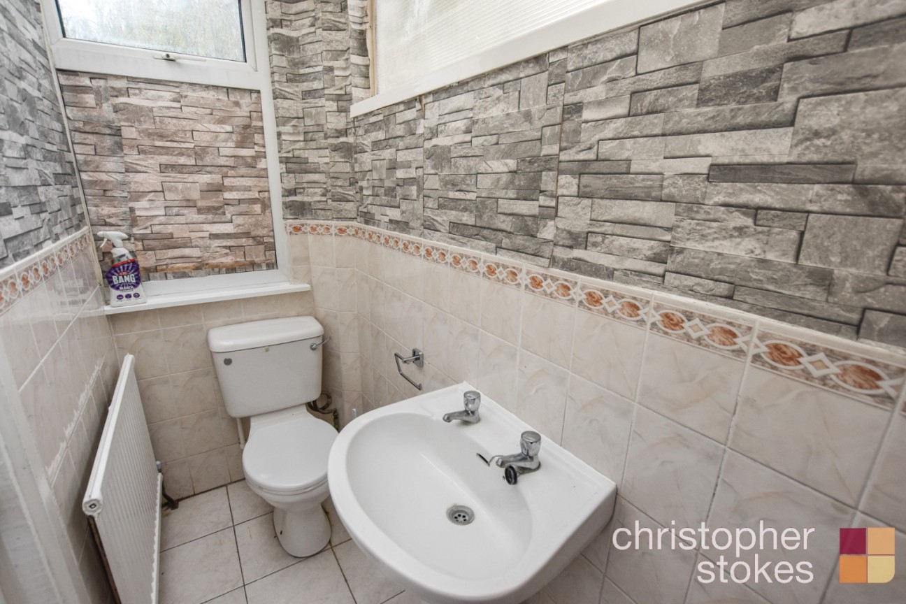 Albany Park Avenue, Enfield, Greater London, EN3 5NZ