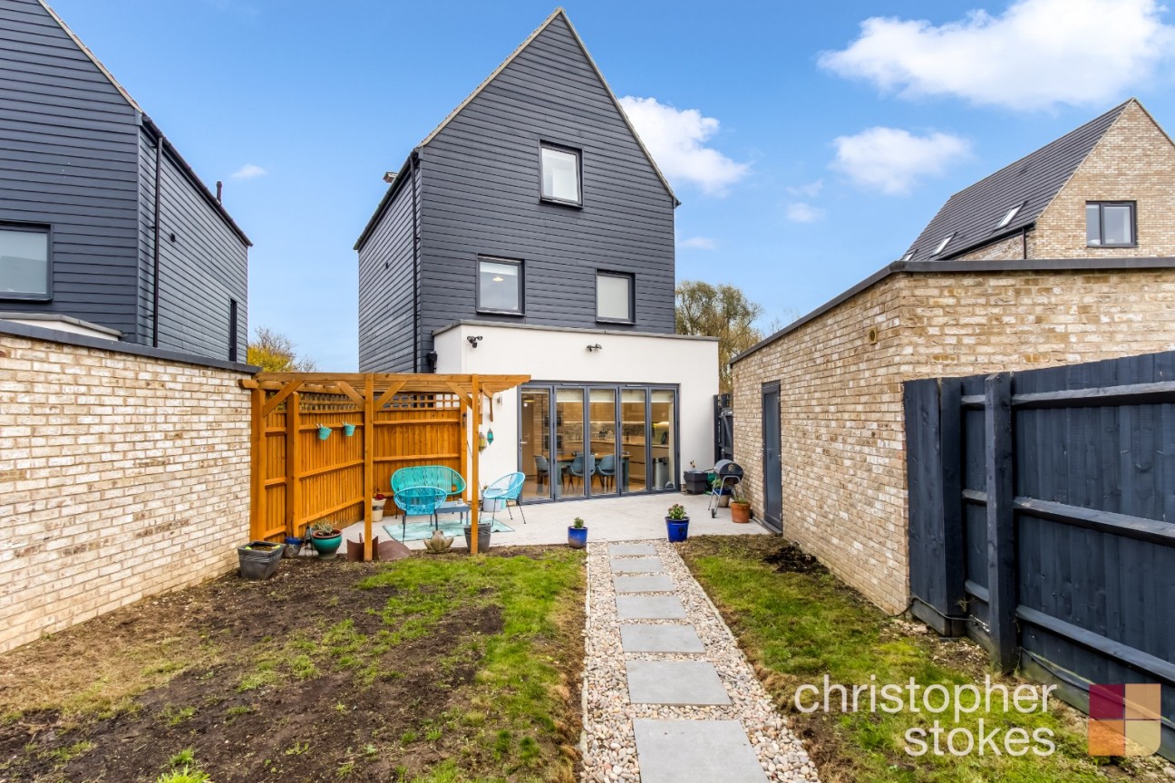 Willow Tree Drive, Waltham Cross, Hertfordshire, EN8 7FL