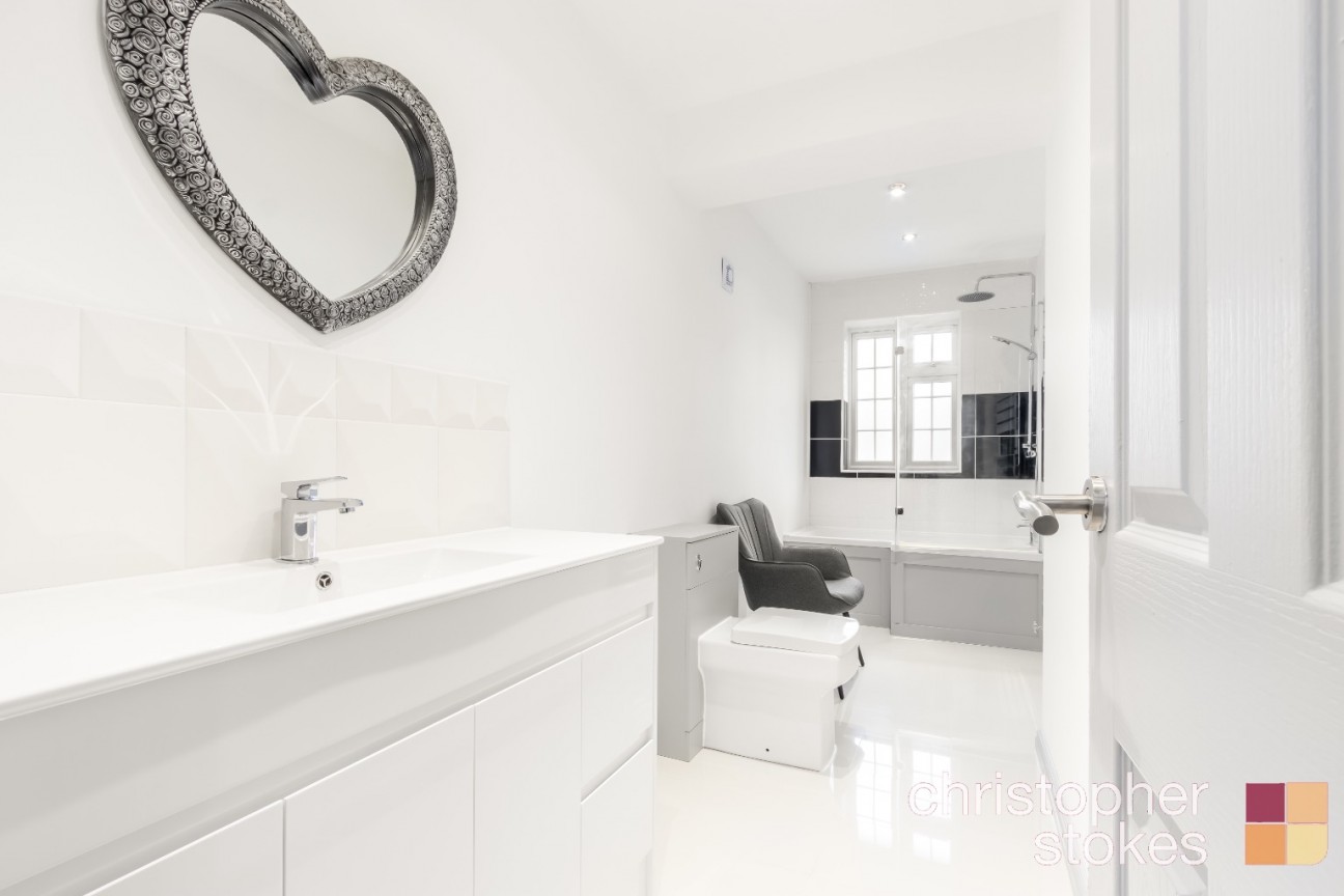 Temple Close, Cheshunt, Waltham Cross, Hertfordshire, EN7 5AP