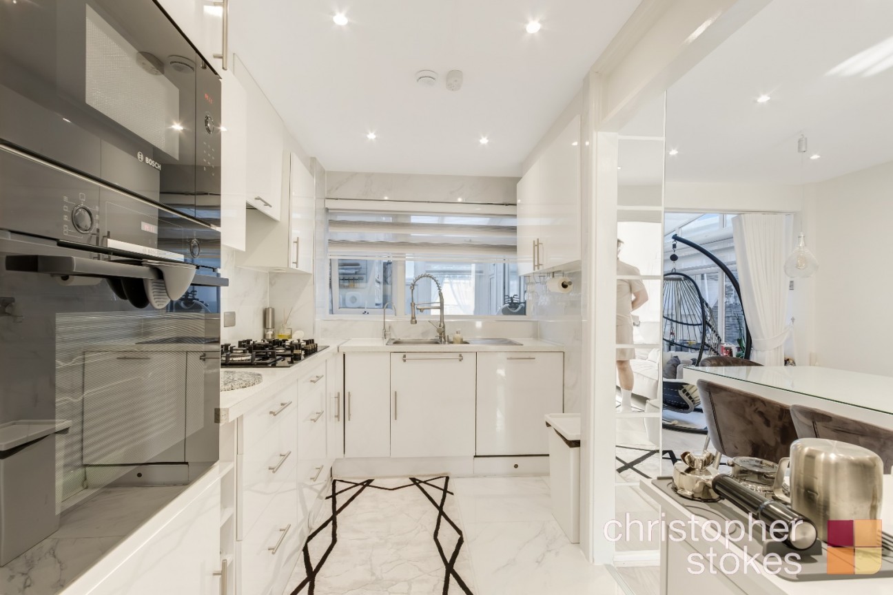 Westfield Close, Waltham Cross, Hertfordshire, EN8 7EY