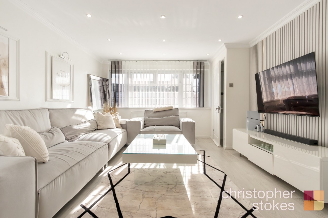 Westfield Close, Waltham Cross, Hertfordshire, EN8 7EY