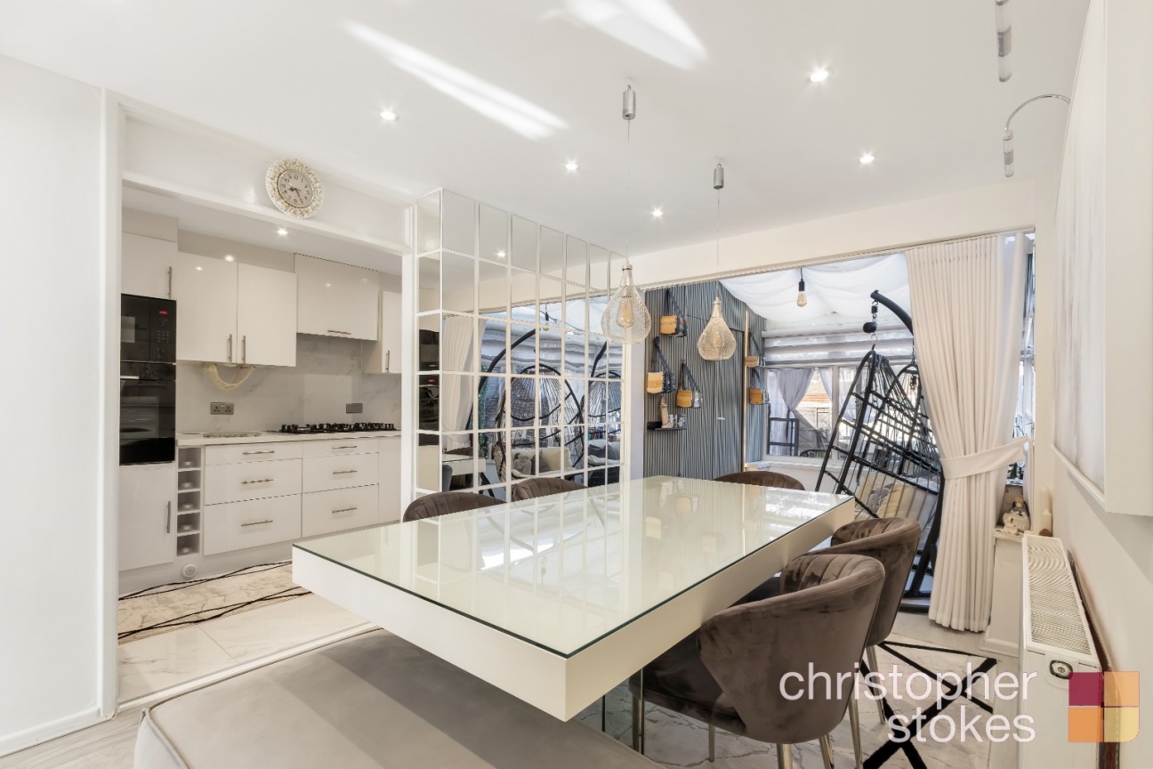 Westfield Close, Waltham Cross, Hertfordshire, EN8 7EY