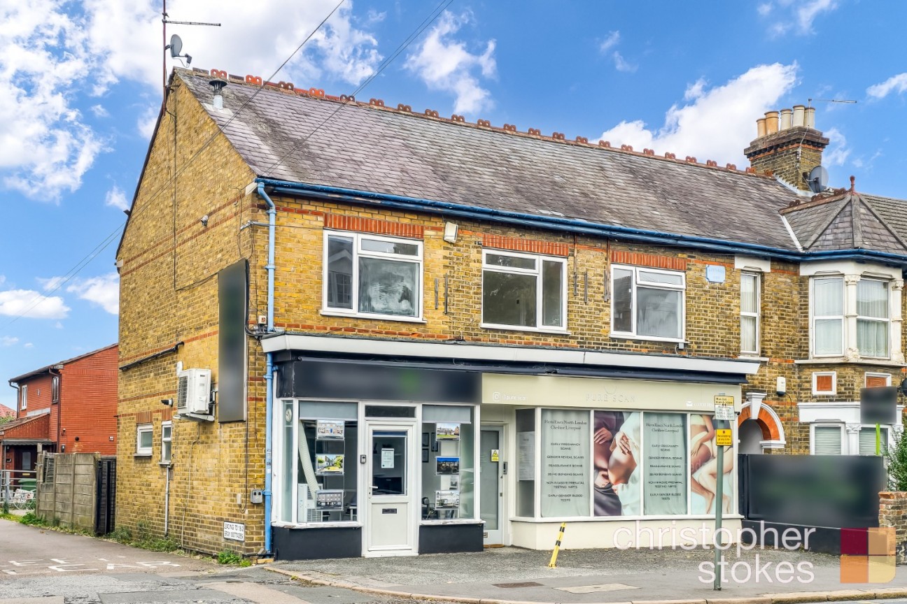 Turners Hill, Cheshunt, Hertfordshire, EN8 9DD