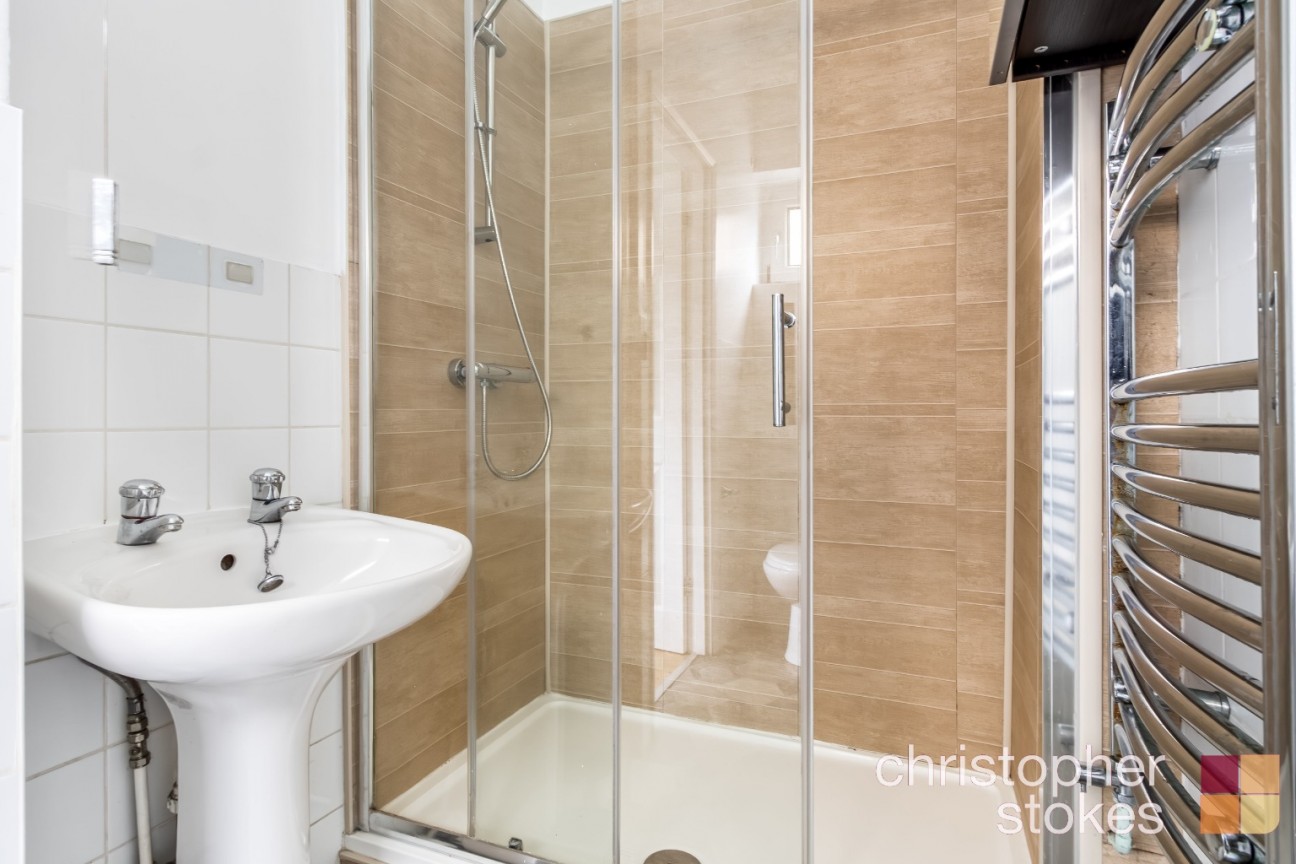 Turners Hill, Cheshunt, Hertfordshire, EN8 9DD