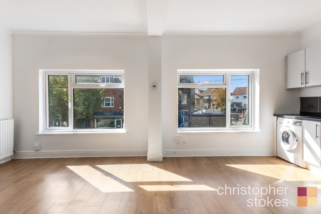 Turners Hill, Cheshunt, Hertfordshire, EN8 9DD