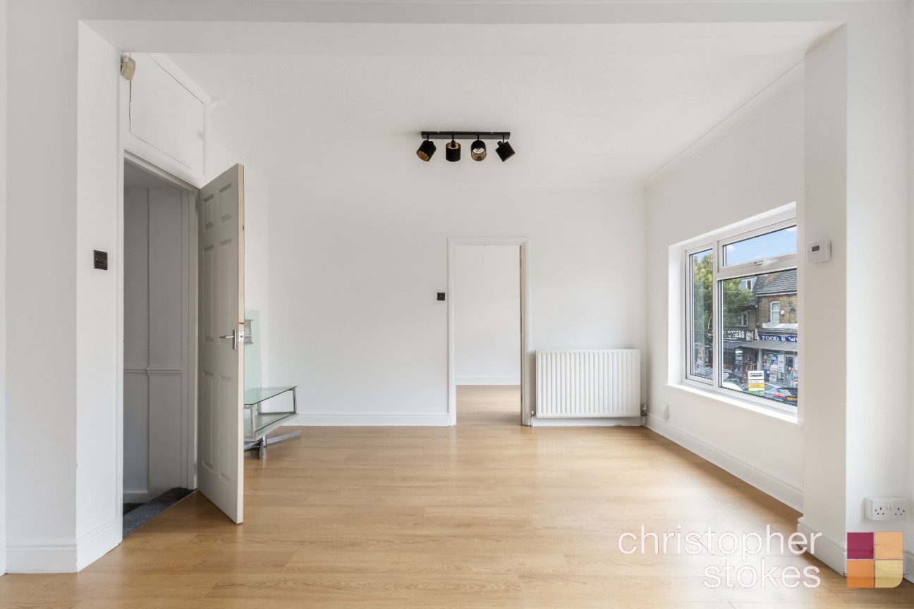 Turners Hill, Cheshunt, Hertfordshire, EN8 9DD