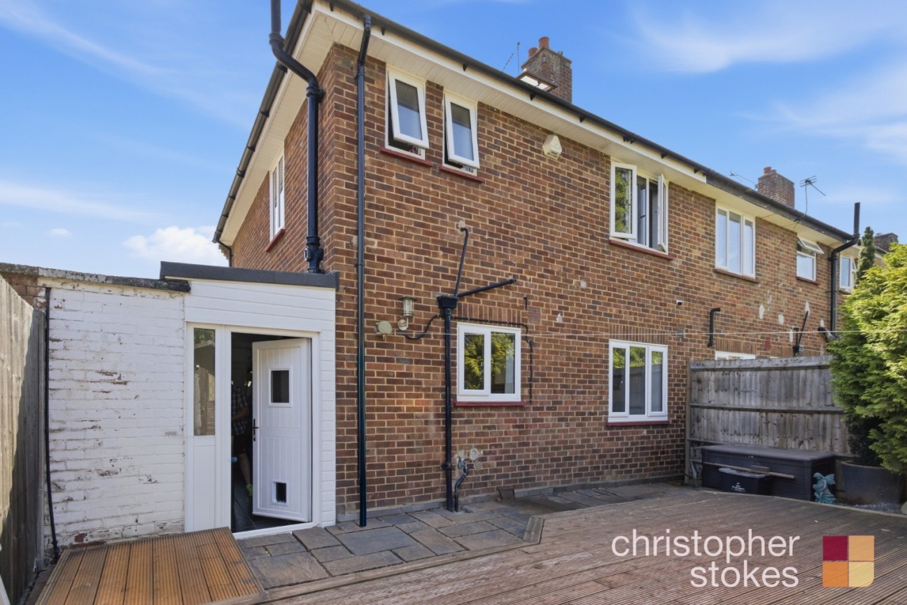 Sterling Avenue, Waltham Cross, Hertfordshire, EN8 8DE