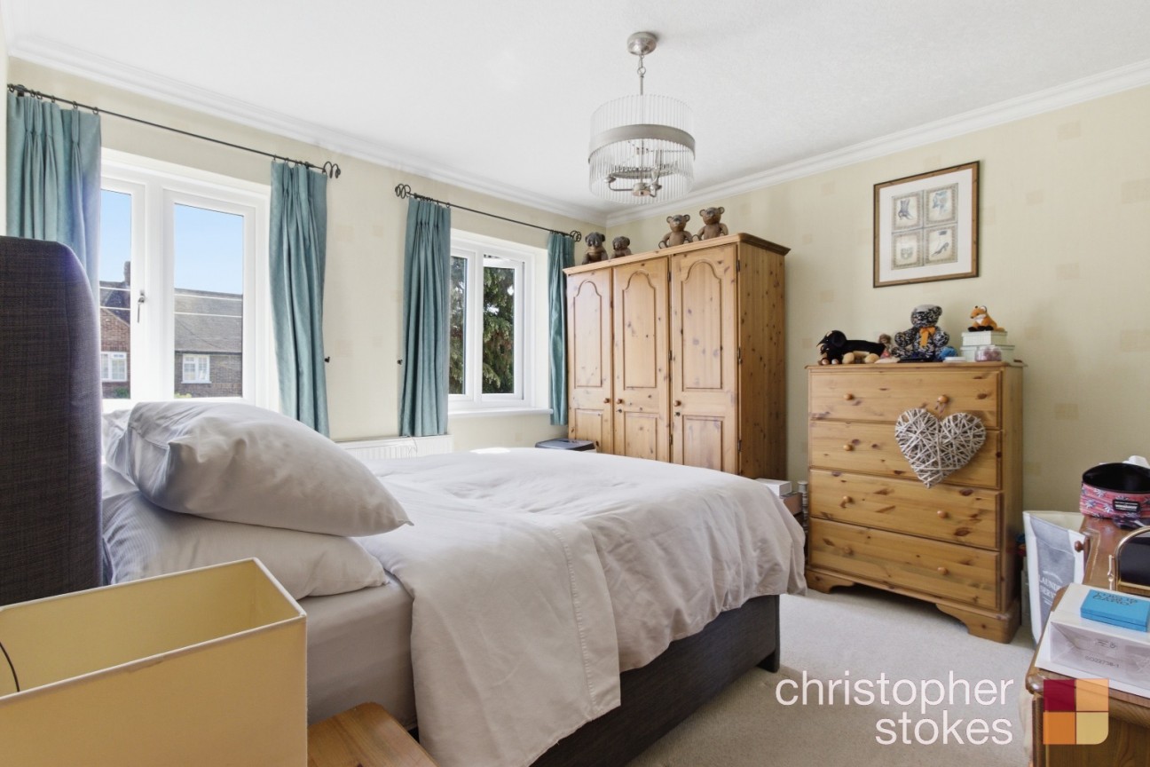 Sterling Avenue, Waltham Cross, Hertfordshire, EN8 8DE