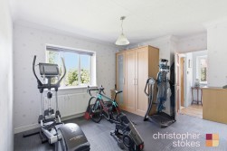 Sterling Avenue, Waltham Cross, Hertfordshire, EN8 8DE