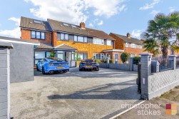 Holmesdale, Waltham Cross, EN8 8QY