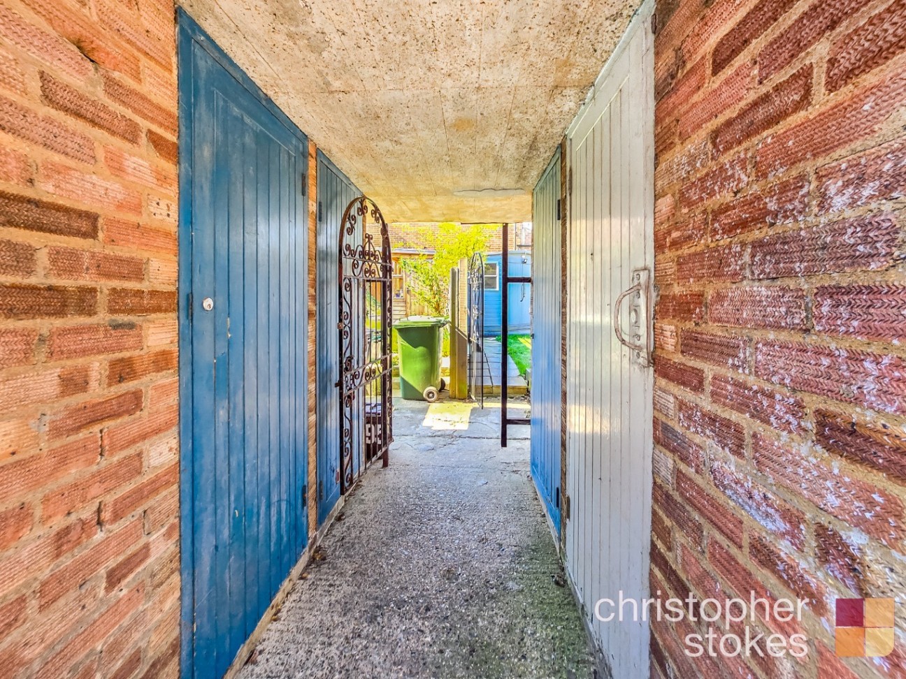 Whitefields Road, Cheshunt, Hertfordshire, EN8 0EU