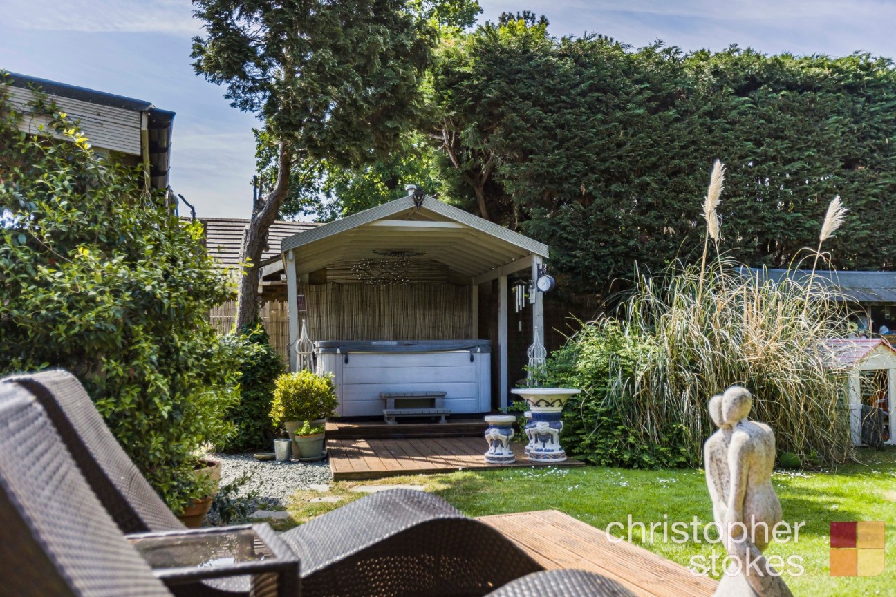 Sandon Road, Cheshunt, Hertfordshire, EN8 9RB
