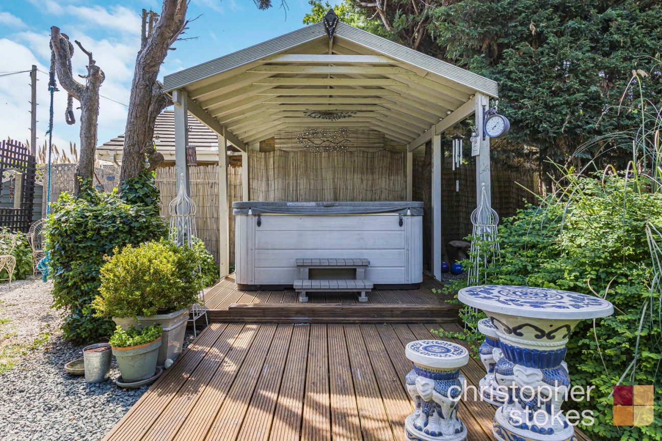 Sandon Road, Cheshunt, Hertfordshire, EN8 9RB