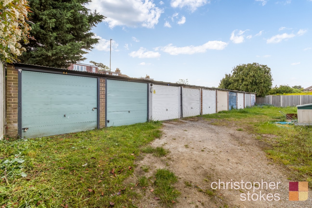 Barnfield Close, Hoddesdon, Hertfordshire, EN11 9EP