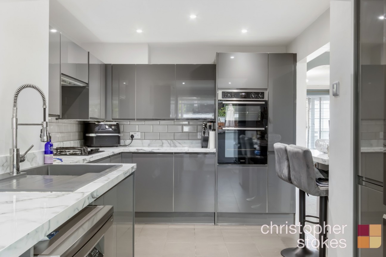 Barnfield Close, Hoddesdon, Hertfordshire, EN11 9EP