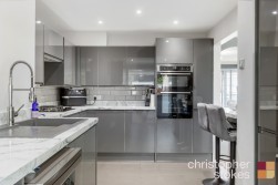 Barnfield Close, Hoddesdon, Hertfordshire, EN11 9EP