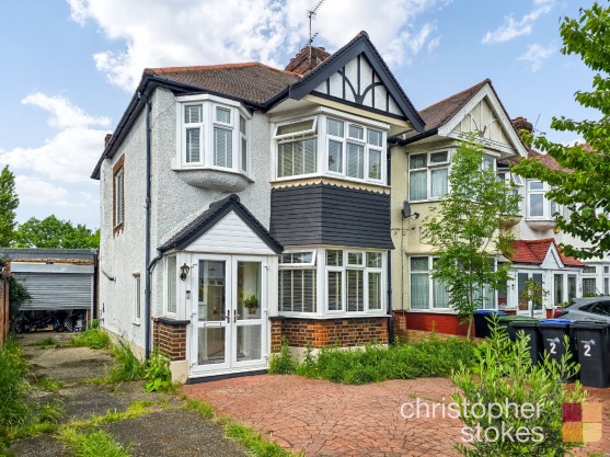 Bullsmoor Way, Waltham Cross, Greater London, EN8 8HN