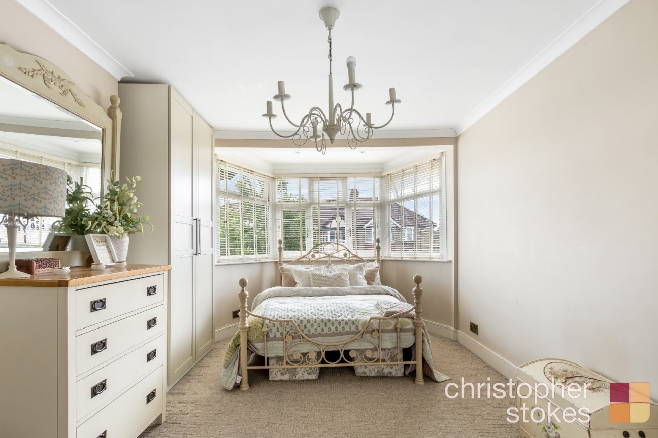 Bullsmoor Way, Waltham Cross, Greater London, EN8 8HN