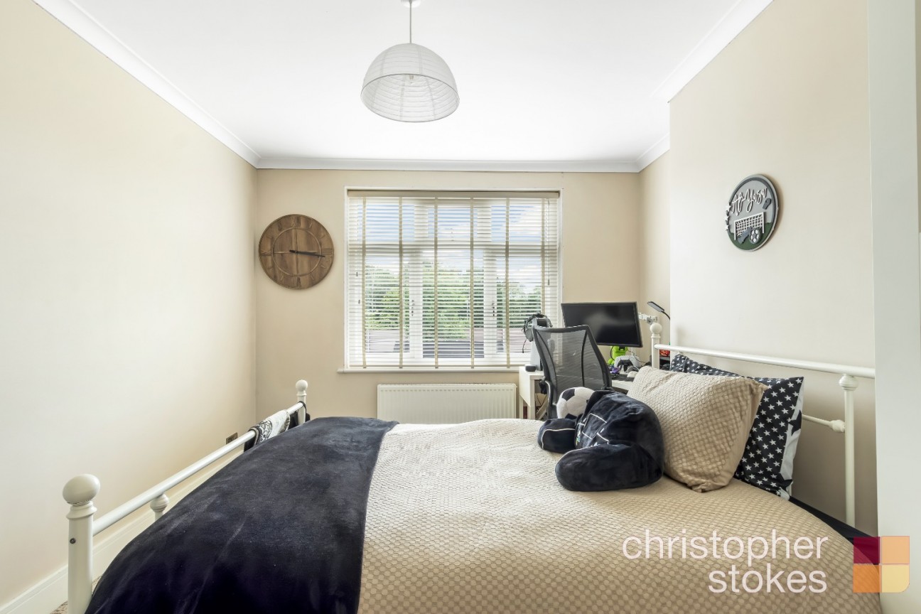 Bullsmoor Way, Waltham Cross, Greater London, EN8 8HN