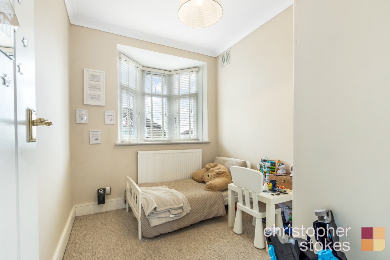 Bullsmoor Way, Waltham Cross, Greater London, EN8 8HN