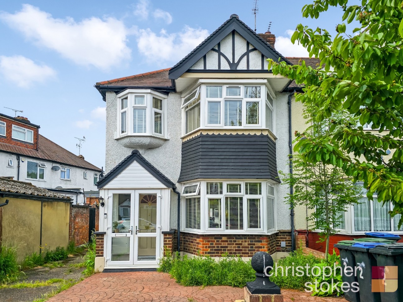 Bullsmoor Way, Waltham Cross, Greater London, EN8 8HN