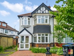 Bullsmoor Way, Waltham Cross, Greater London, EN8 8HN