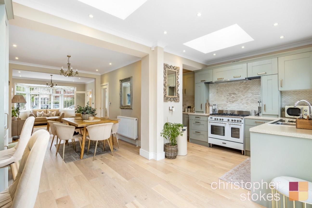 Bullsmoor Way, Waltham Cross, Greater London, EN8 8HN