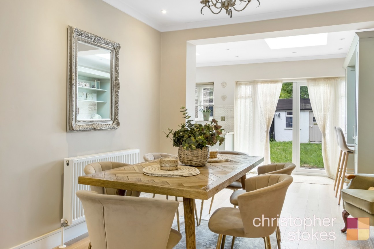 Bullsmoor Way, Waltham Cross, Greater London, EN8 8HN