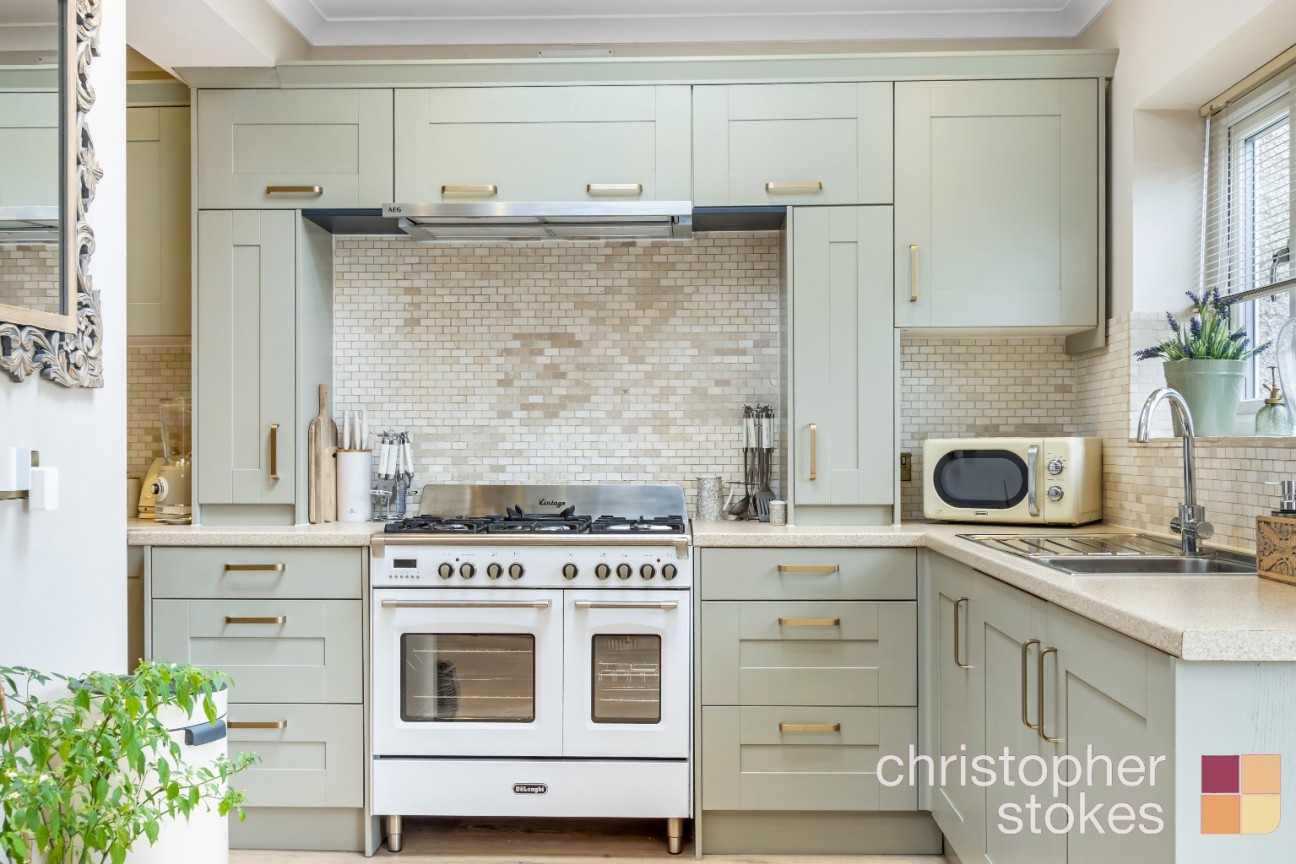 Bullsmoor Way, Waltham Cross, Greater London, EN8 8HN