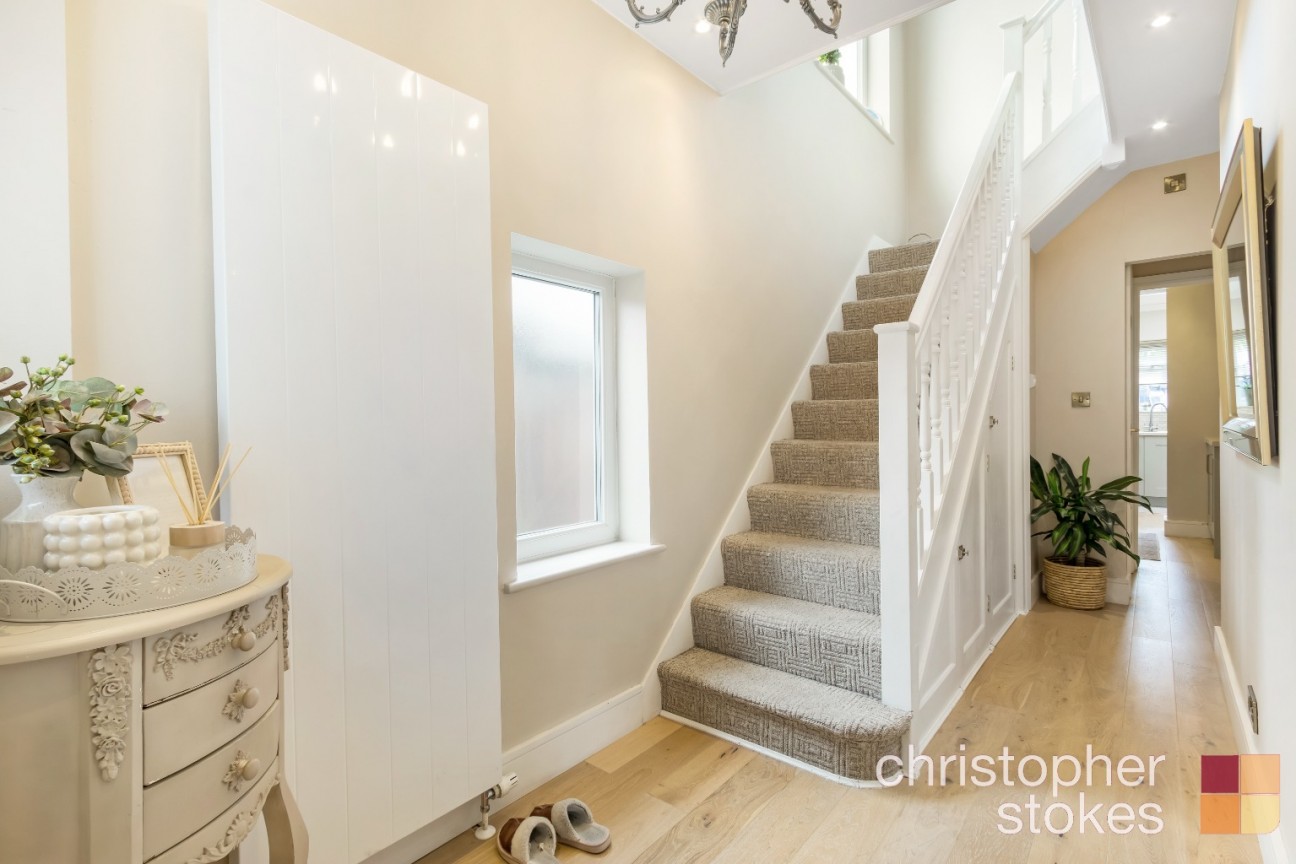 Bullsmoor Way, Waltham Cross, Greater London, EN8 8HN