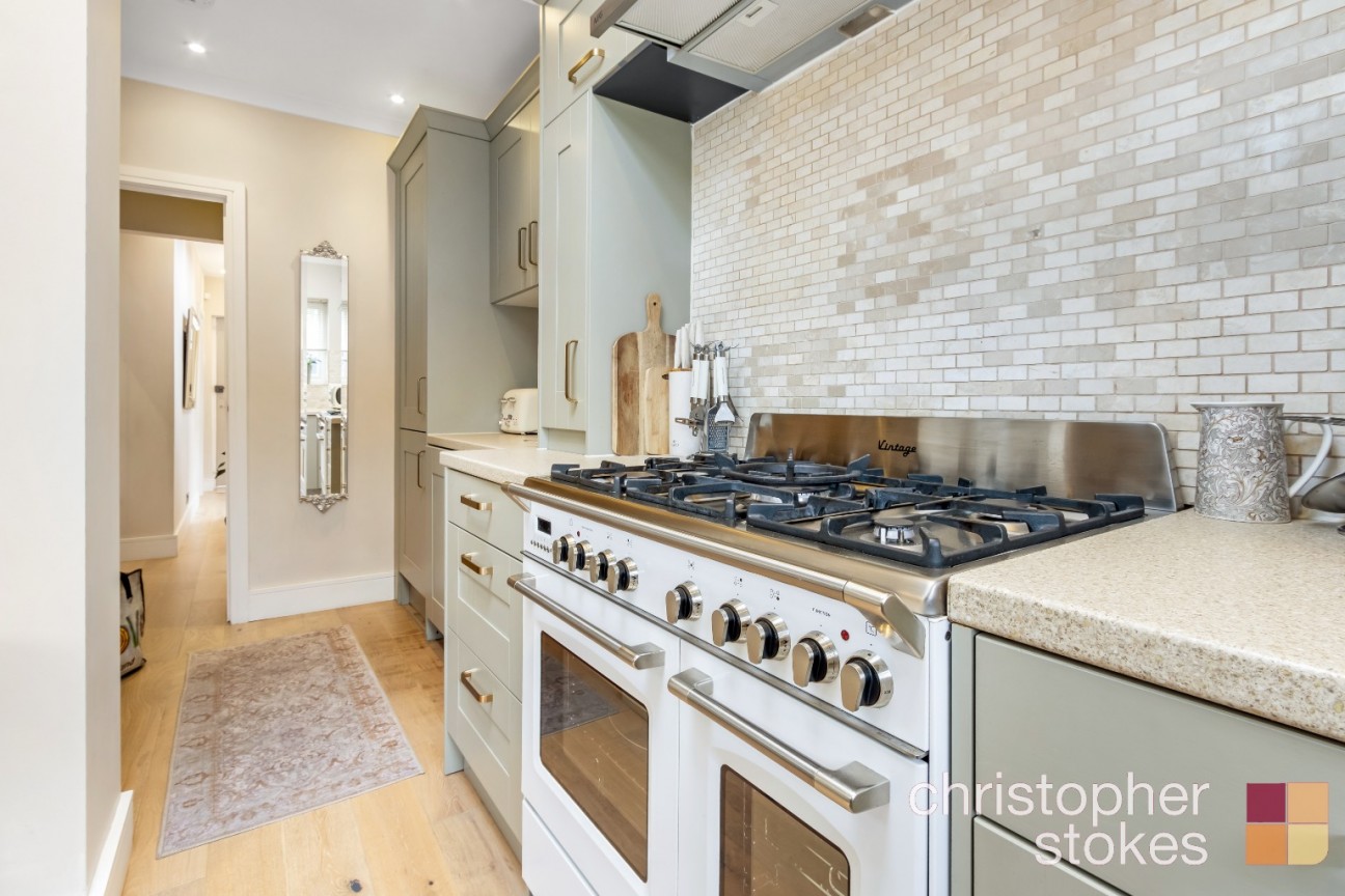 Bullsmoor Way, Waltham Cross, Greater London, EN8 8HN