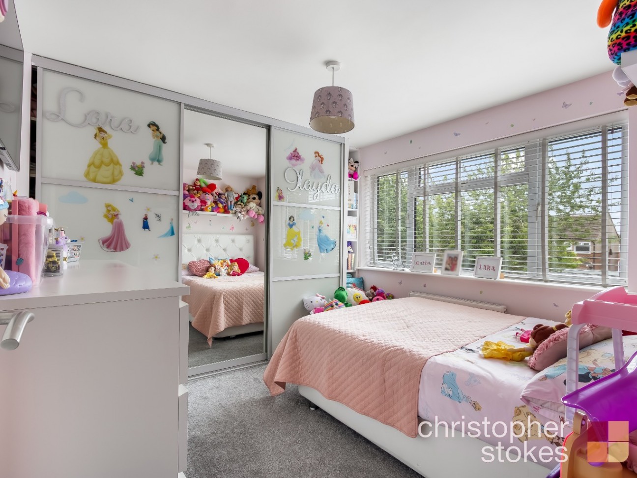 Trinity Lane, Waltham Cross, Hertfordshire, EN8 7EL